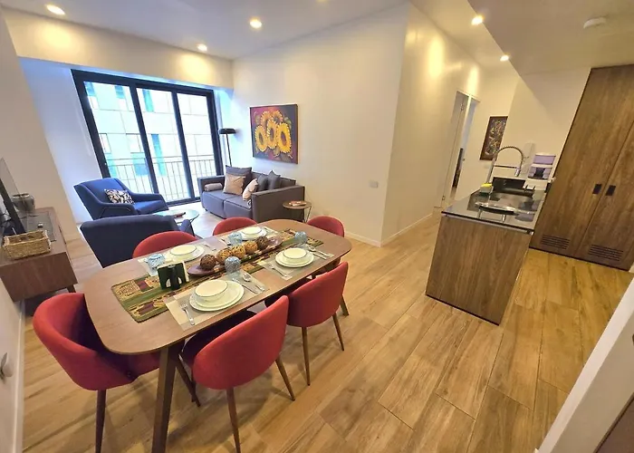 Luxury 2 Bedroom Apartment